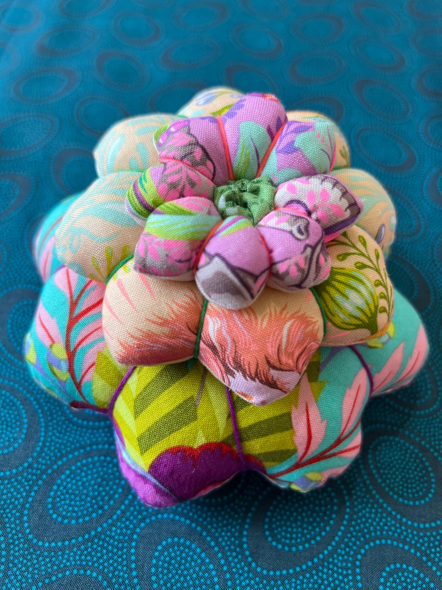 TULA PINK - PIN CUSHION || TP001.TULA1